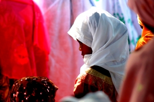 A young girl at the praying ground in Gunjur 